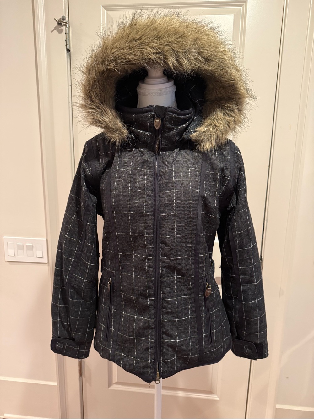 Obermeyer Dolly Ski Jacket Size 8 Plaid Faux Fur Hood Insulated Coat